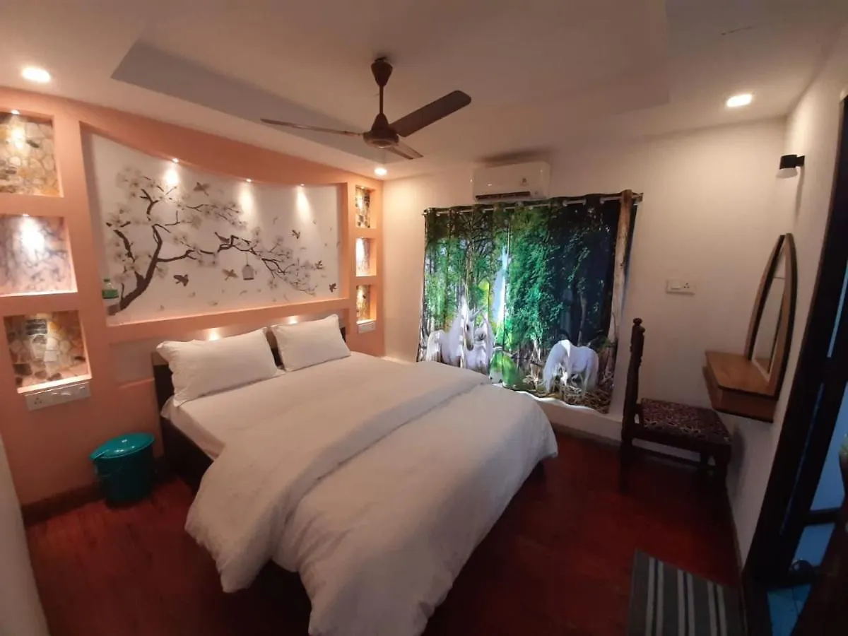 Royal Houseboats Hotel Alappuzha India