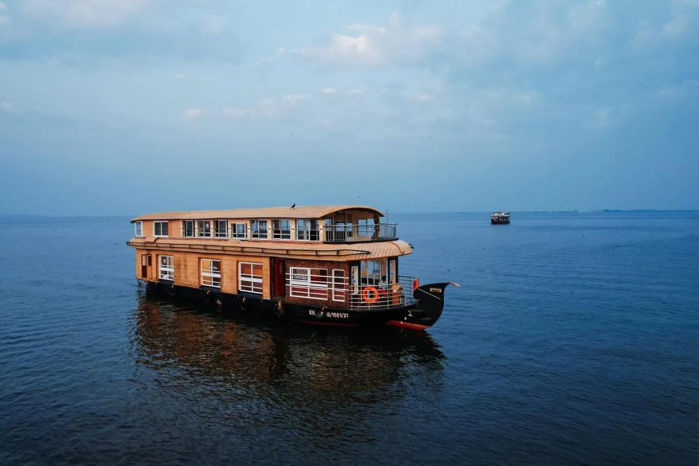 Royal Houseboats Hotel Alappuzha