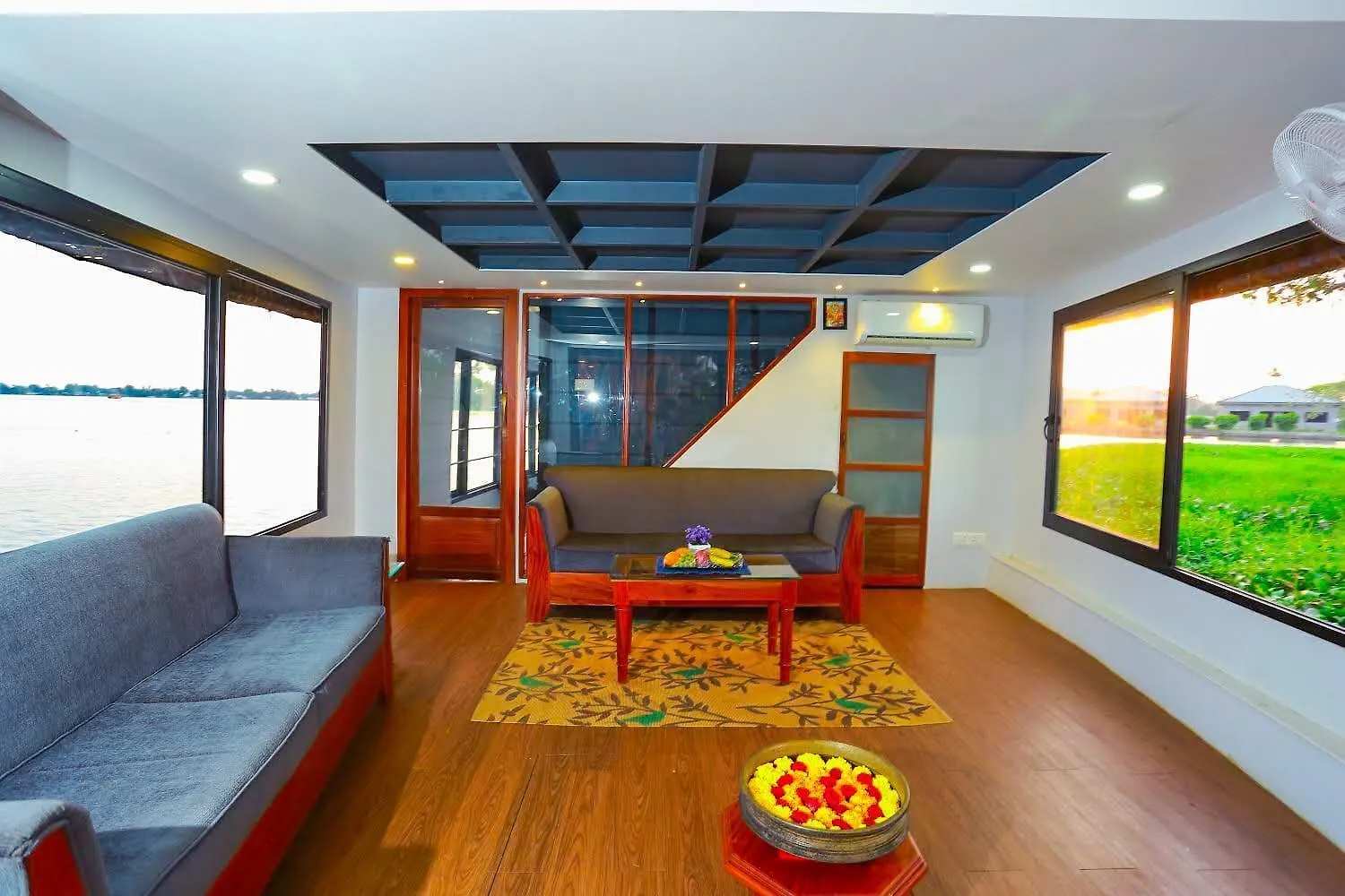 Royal Houseboats Hotel Alappuzha 3*,