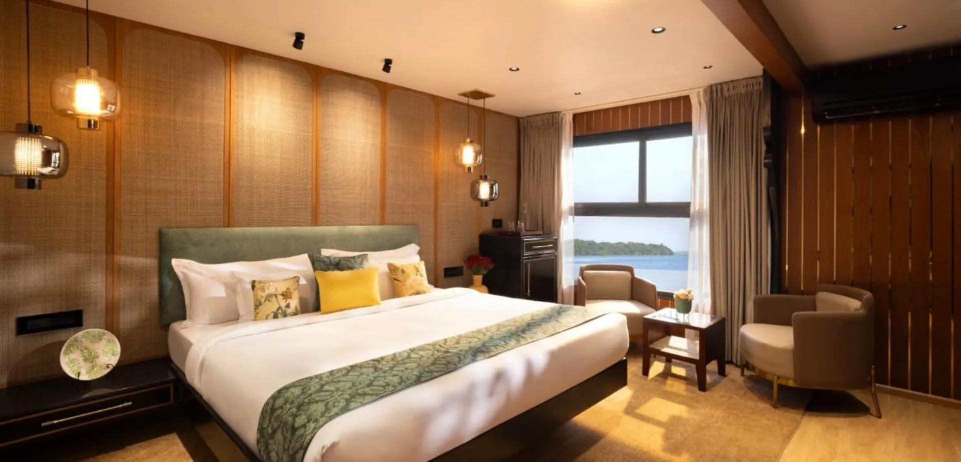 Royal Houseboats Hotel Alappuzha India