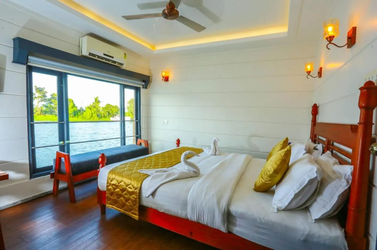 Royal Houseboats Hotel Alappuzha