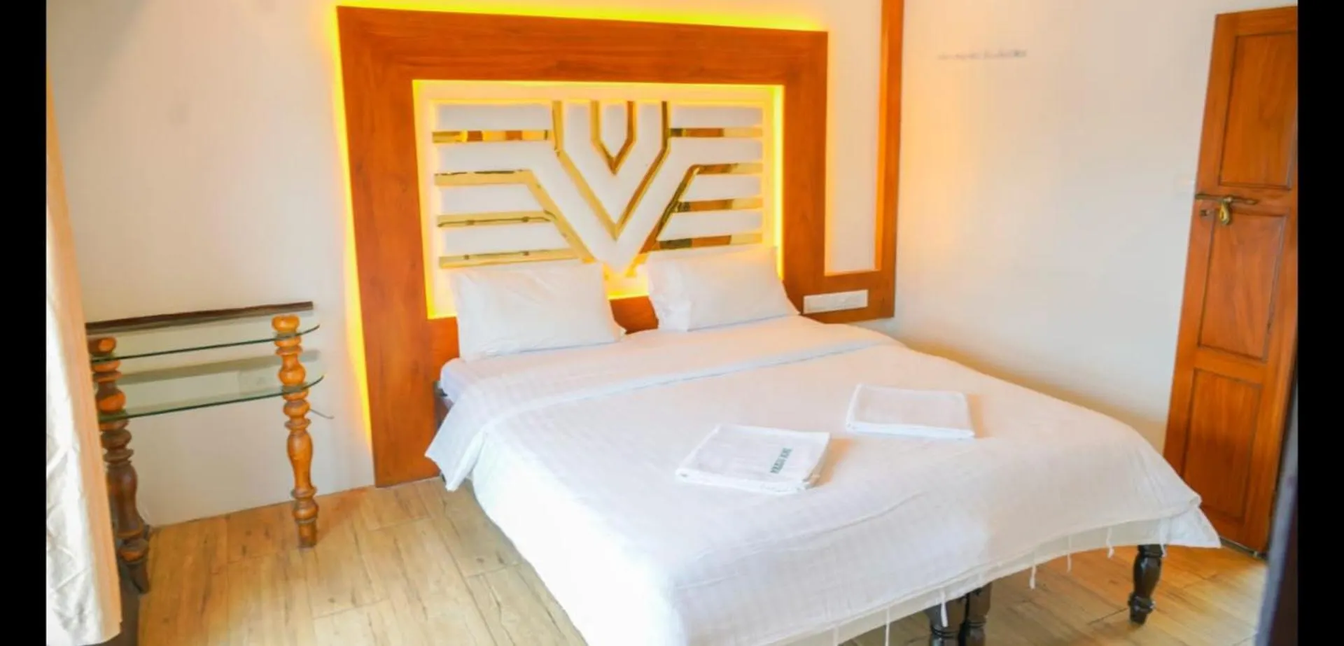 Royal Houseboats Hotel Alappuzha Botel